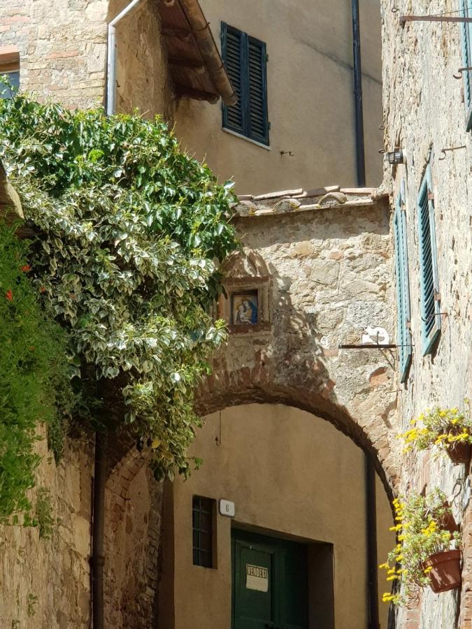 Hotel Dimora In Francigena San Quirico dʼOrcia Exterior foto